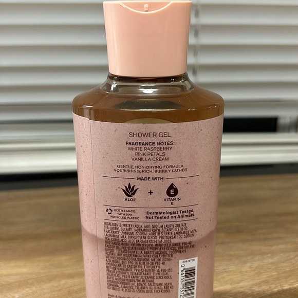 Sun Blooms & Suede shower gel - Picture 2 of 2